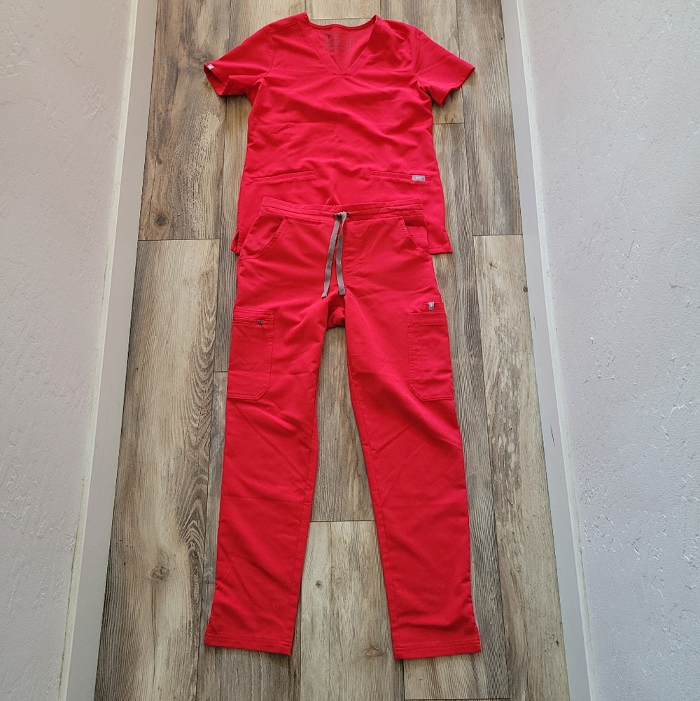 Figs Red Women's Scrub Set